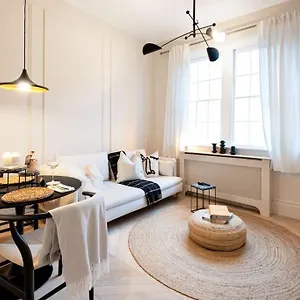 stylish-georgian-flat-ba1-walk-to-crescent.tophotelsbath.com/
