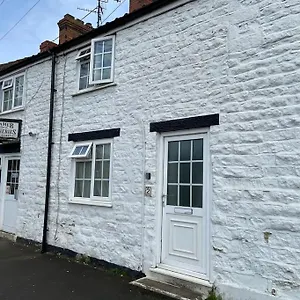 Fryers Cottage, Seamer, 3 Bed Sleeps 5 People Holiday home